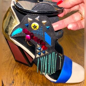 Beautiful detailed heels!